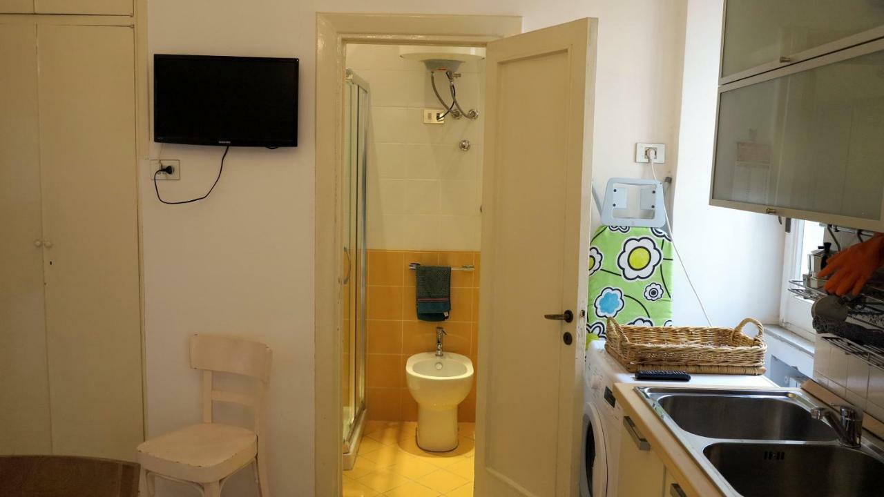Spacious Panoramic Apartment - Half Way Center-Vomero District نابولي المظهر الخارجي الصورة