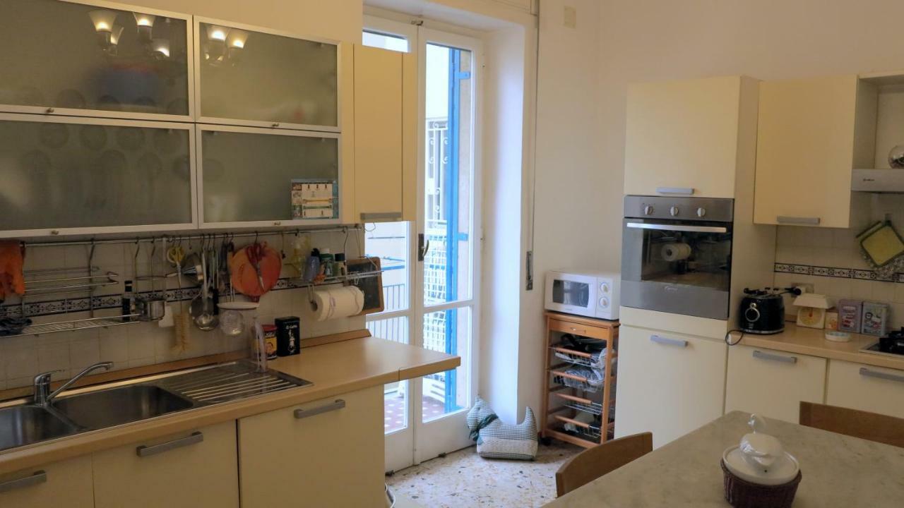 Spacious Panoramic Apartment - Half Way Center-Vomero District نابولي المظهر الخارجي الصورة
