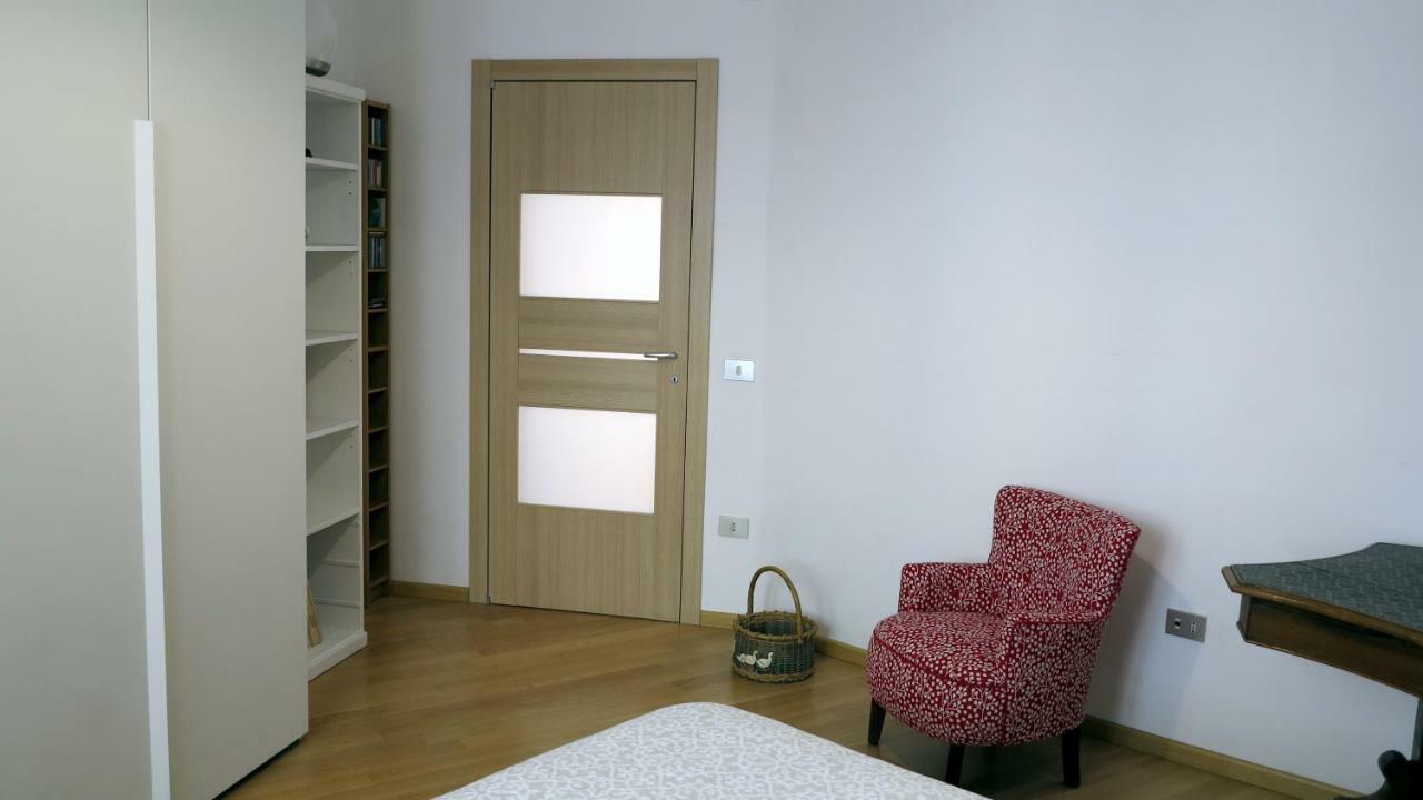 Spacious Panoramic Apartment - Half Way Center-Vomero District نابولي المظهر الخارجي الصورة